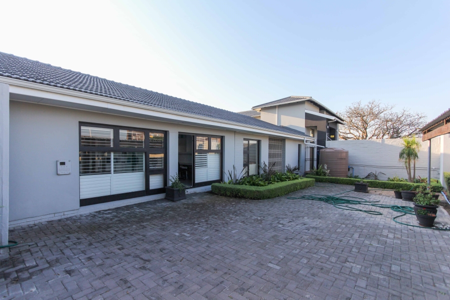 5 Bedroom Property for Sale in Summerstrand Eastern Cape